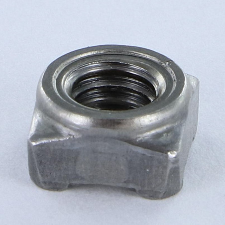 1 x Vierkante Moer om te lassen M10 17x17x8 Ruw staal