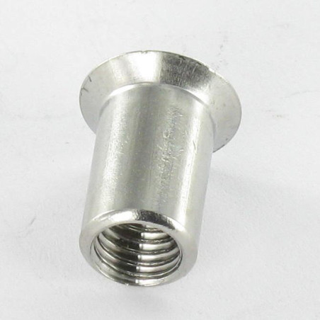 1 x Combifix bindmoer gefreesde kop kopdiameter 14 diameter 10 totale lengte 17 M8 sleutel van 5 RVS