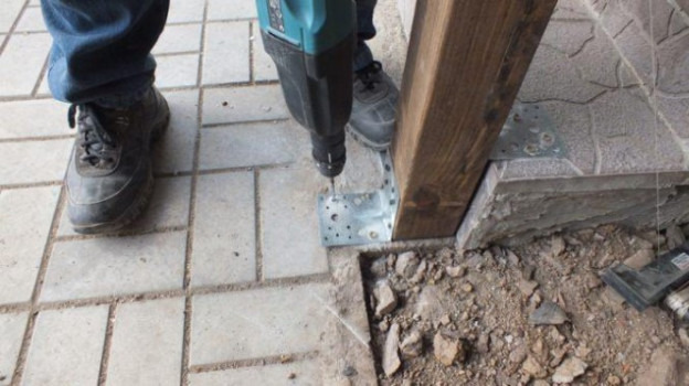 Bevestigen in een betonnen ondergrond